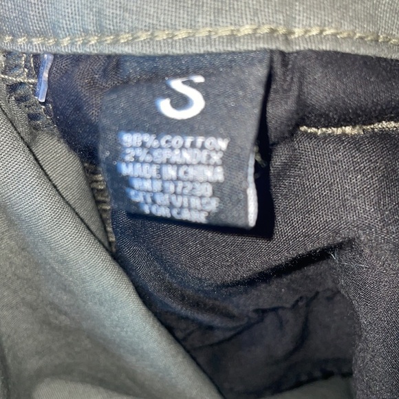 NWT FRANCESCAS ALMOST FAMOUS CargoBuckl Skits Size Small - Picture 4 of 5